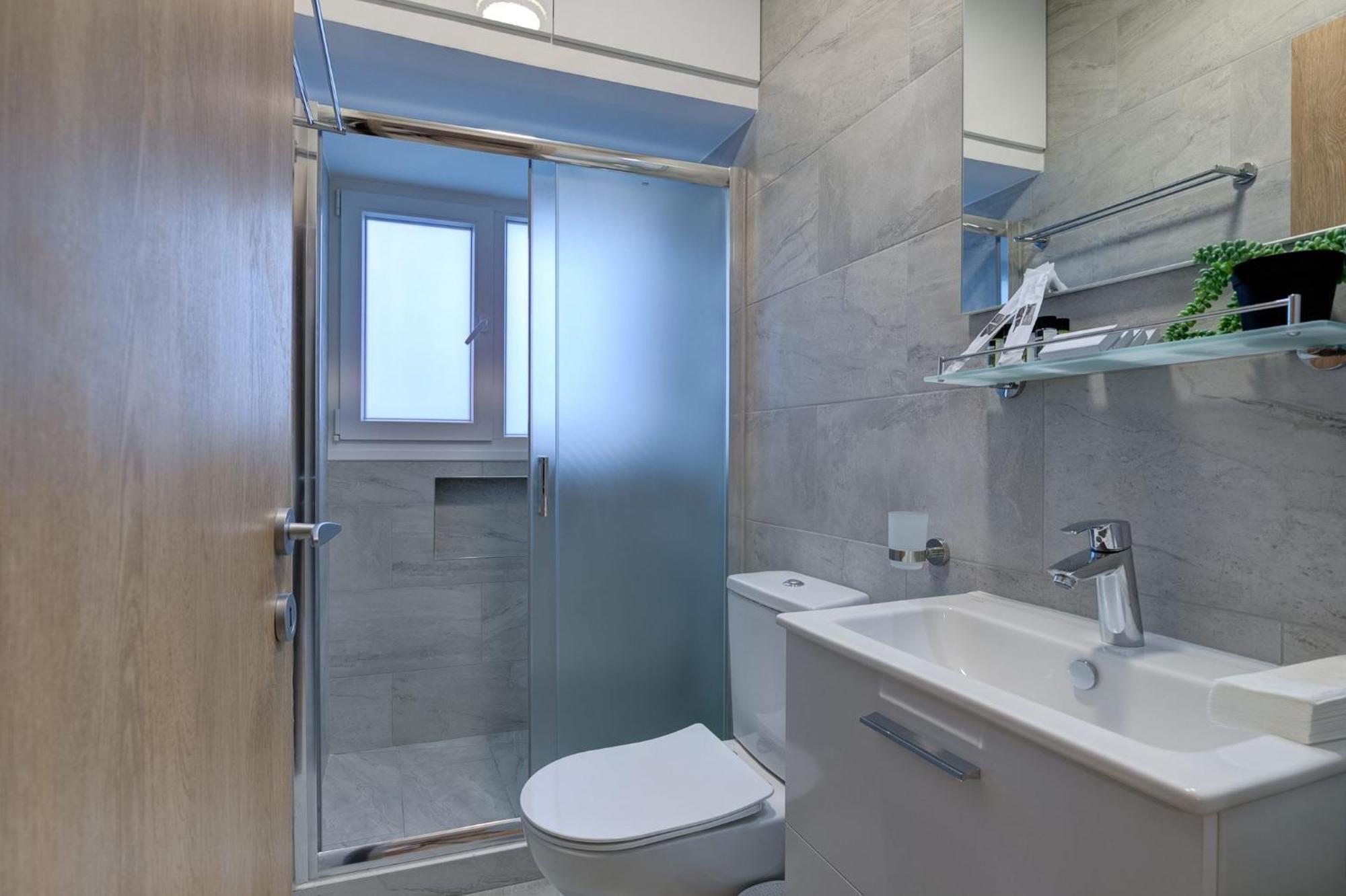 Steps From The Sea, Downtown, Balcony - Prokymea 75 *