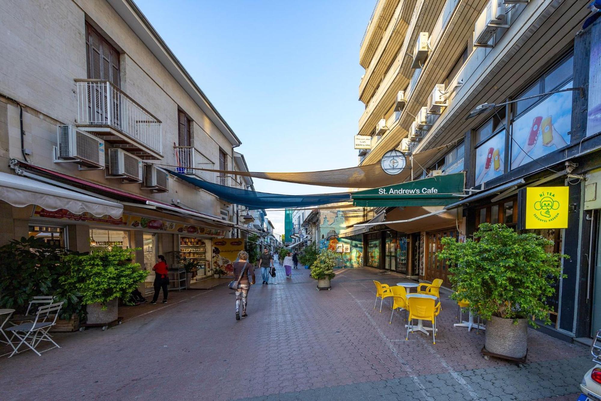 Steps From The Sea, Downtown, Balcony - Prokymea 75 Apartment